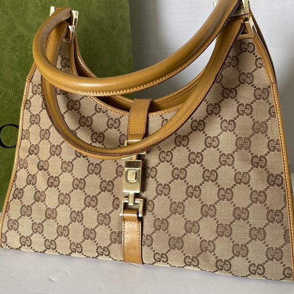 ❌🛑Price Drop ❌Authentic Gucci Jacquie GG Canvas Handbag. - Picture 3 of 16